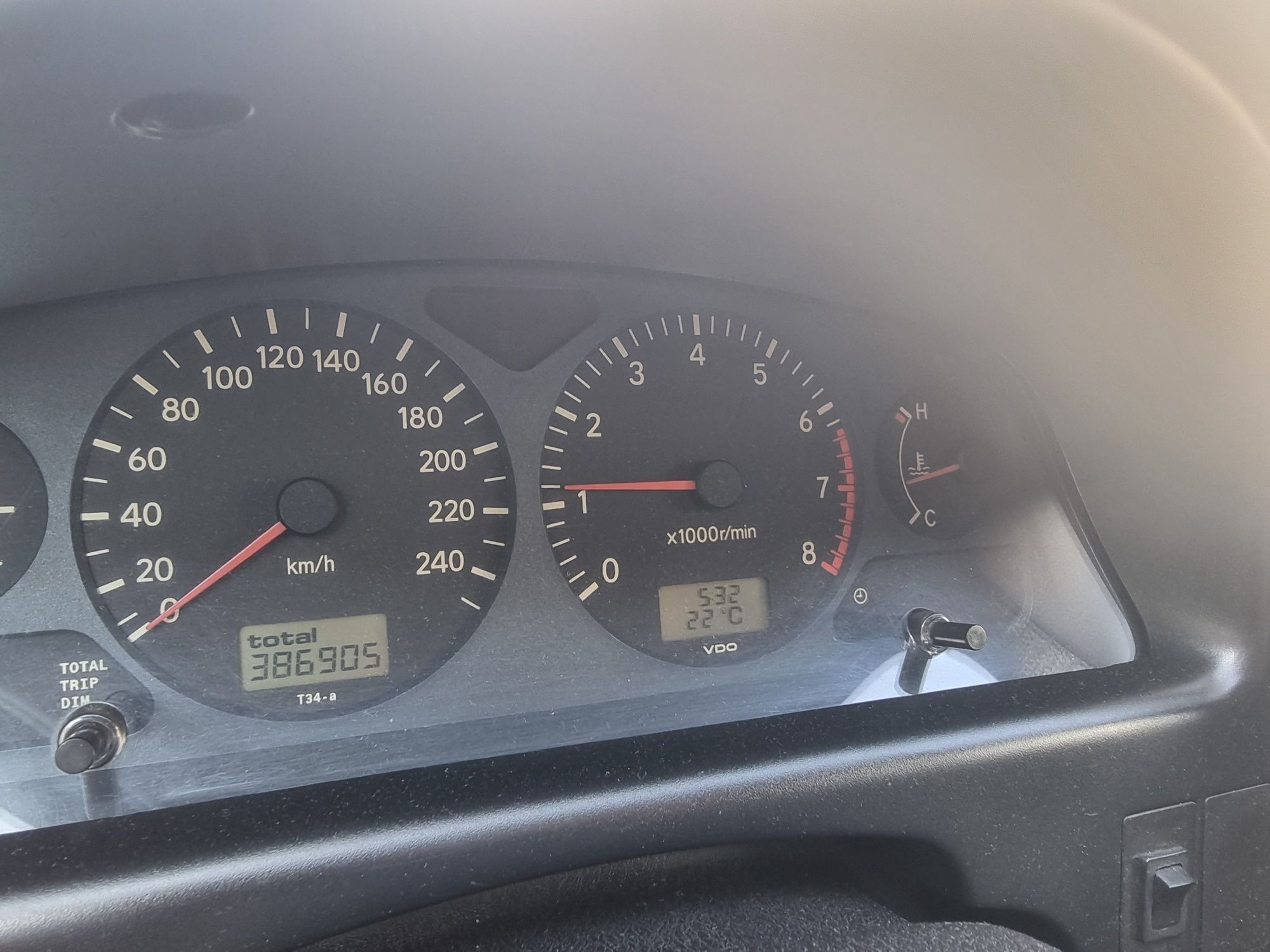 Тойота Авенсис 2.0