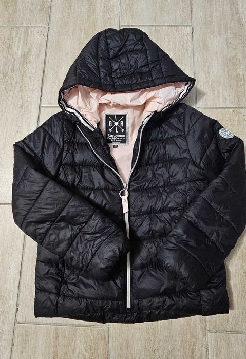 Продам куртку для девочки