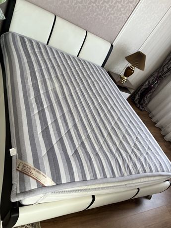 Продам двухспальная кровать с матрасом в идеальном состоянии