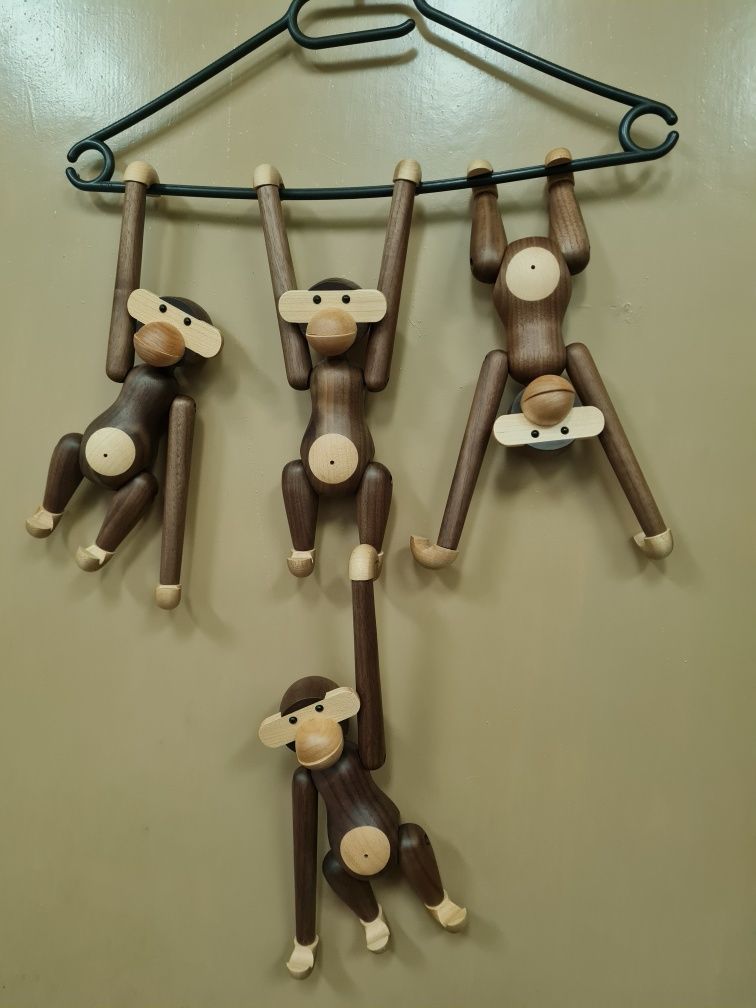 Декоративни дървени маймуни