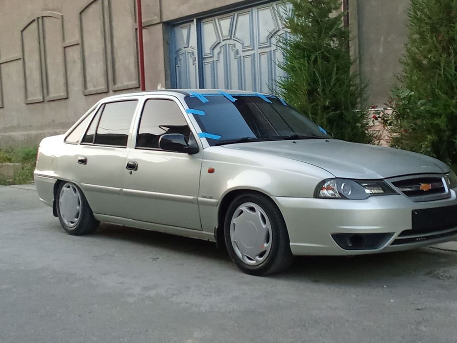 Moshina sotiladi benzinda