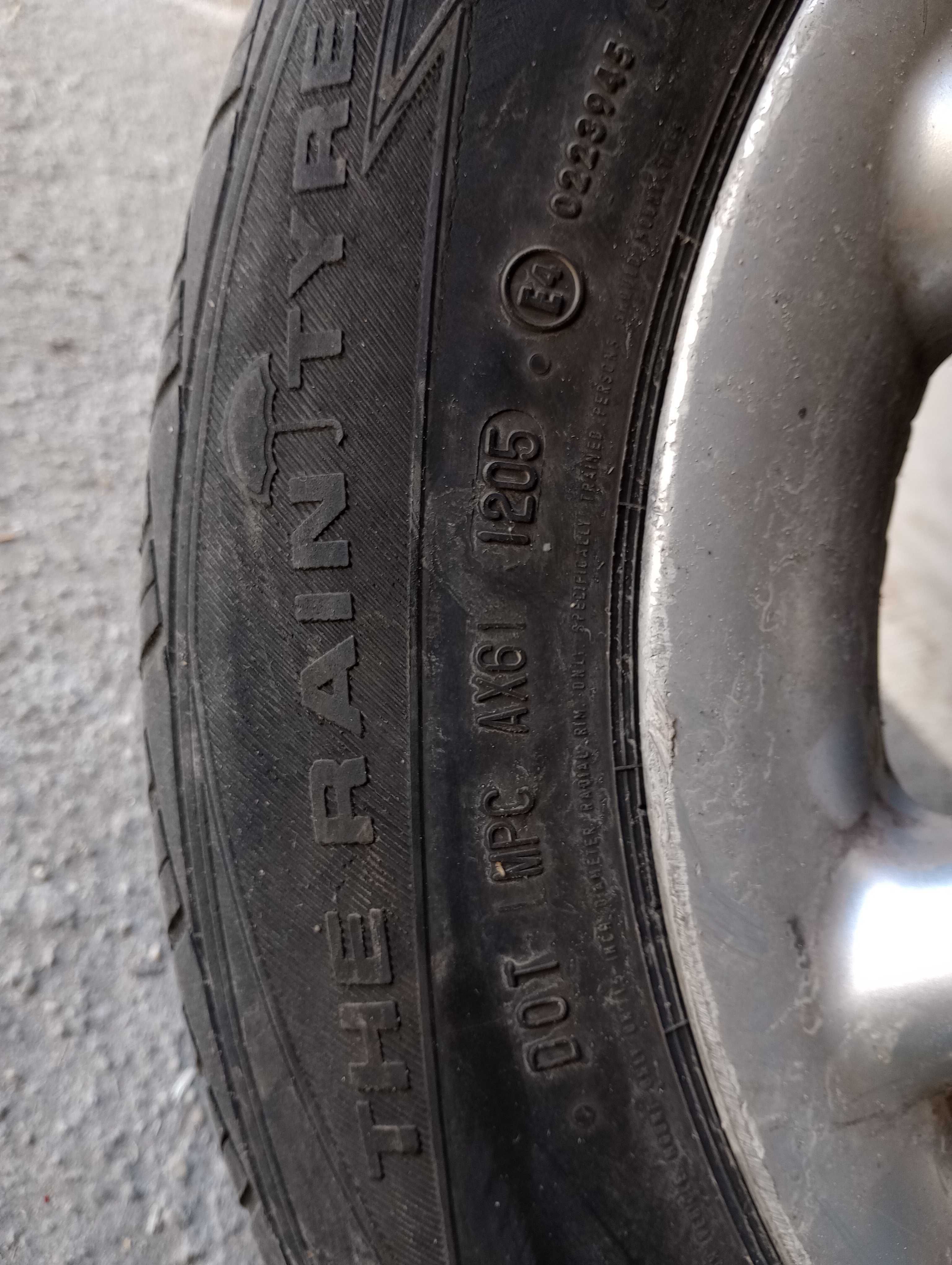 Продавам алуминиеви джанти с гуми 195/65/15