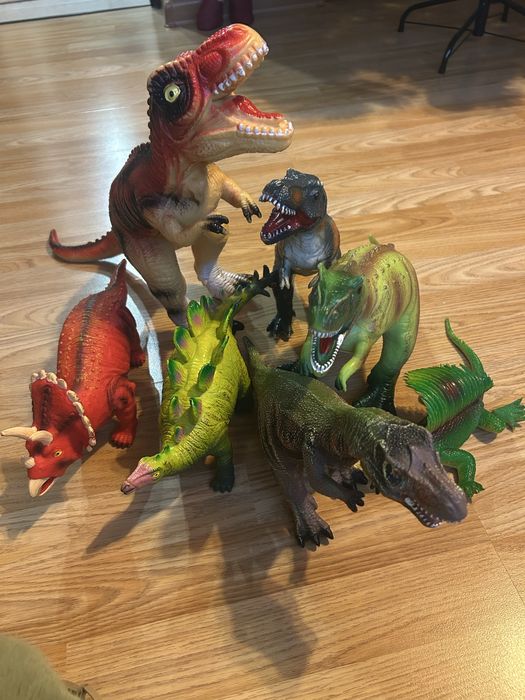 Гумени динозаври