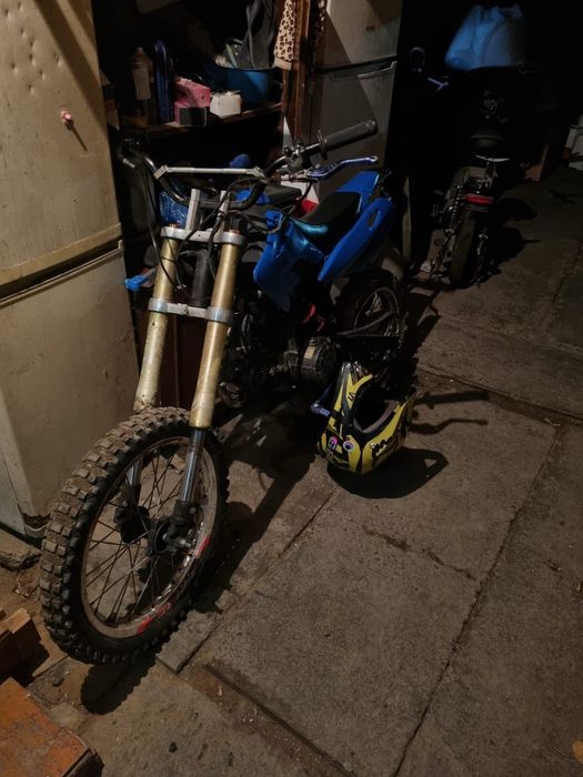 Продам пит байк.