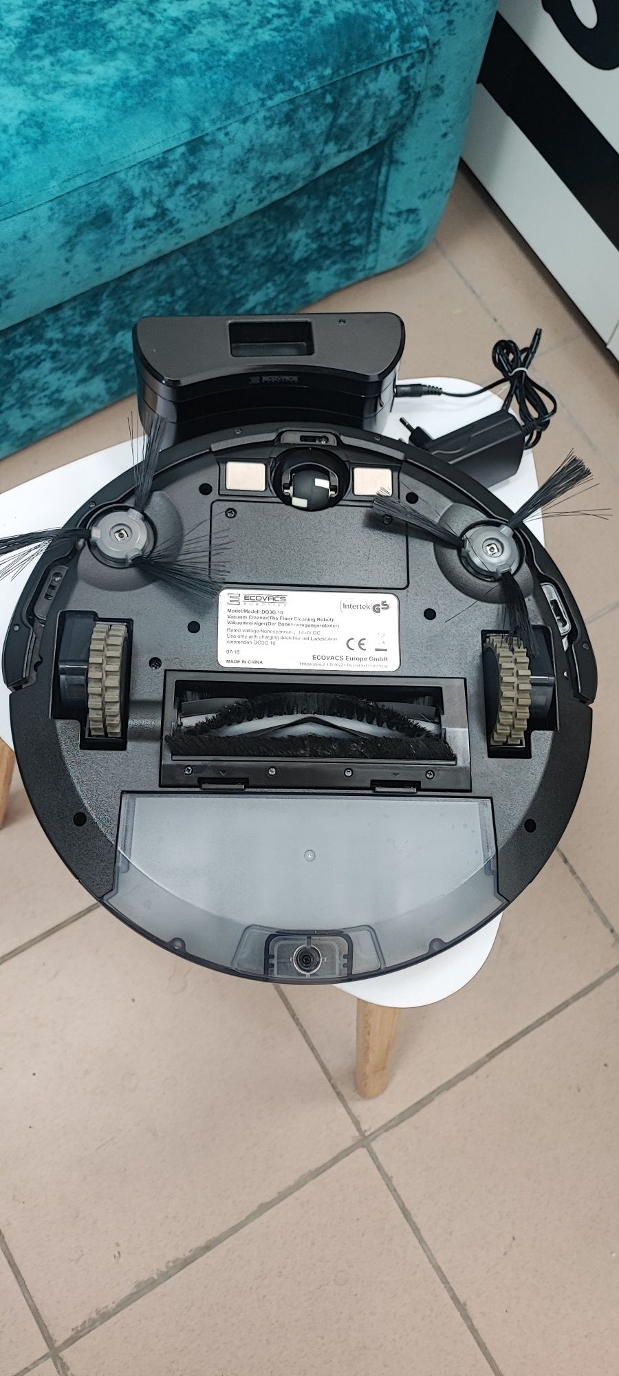 Robot aspirator, aspirator inteligilent Deebot