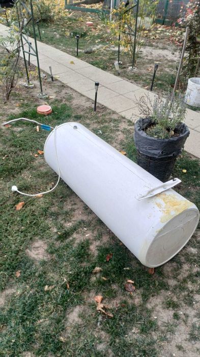 vas wc cu ieșire în jos și lavoar cu baterie