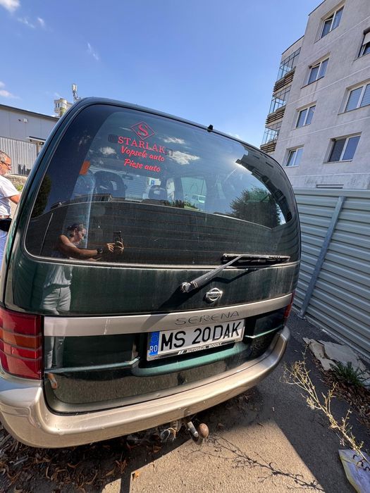 Nissan Serena 1.6 benzina din 2000