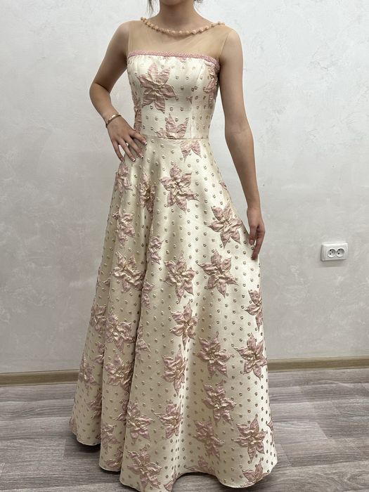 Куйлак сотилади размер 36. 1 марта кийилган