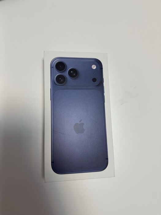 iPhone 17 Pro Max 256GB Deep Blue
