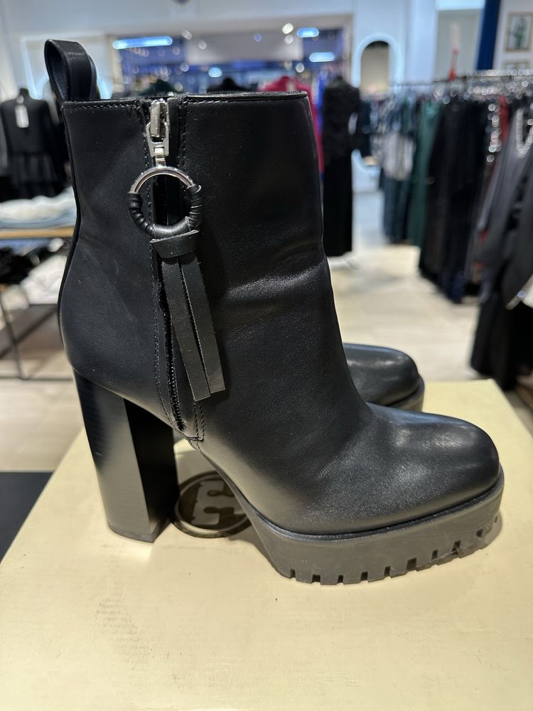 Продам ботильоны Zara 37 размер