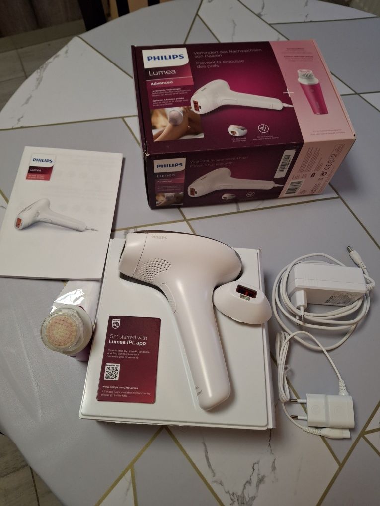 Фотоепилатор Philips Lumea BRI924/00