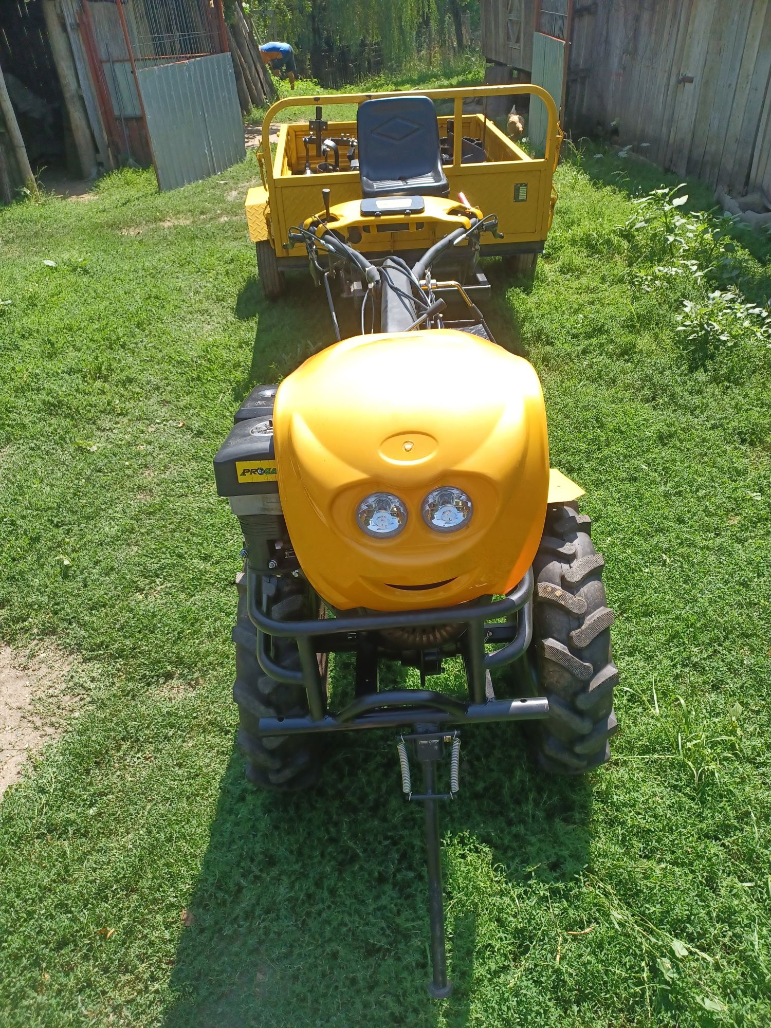 Motocultor ProGarden de 18 hp cu diferentiall+remorca și ustensile