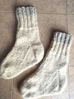 Ciorapi de lana naturala oaie -- tricotati manual