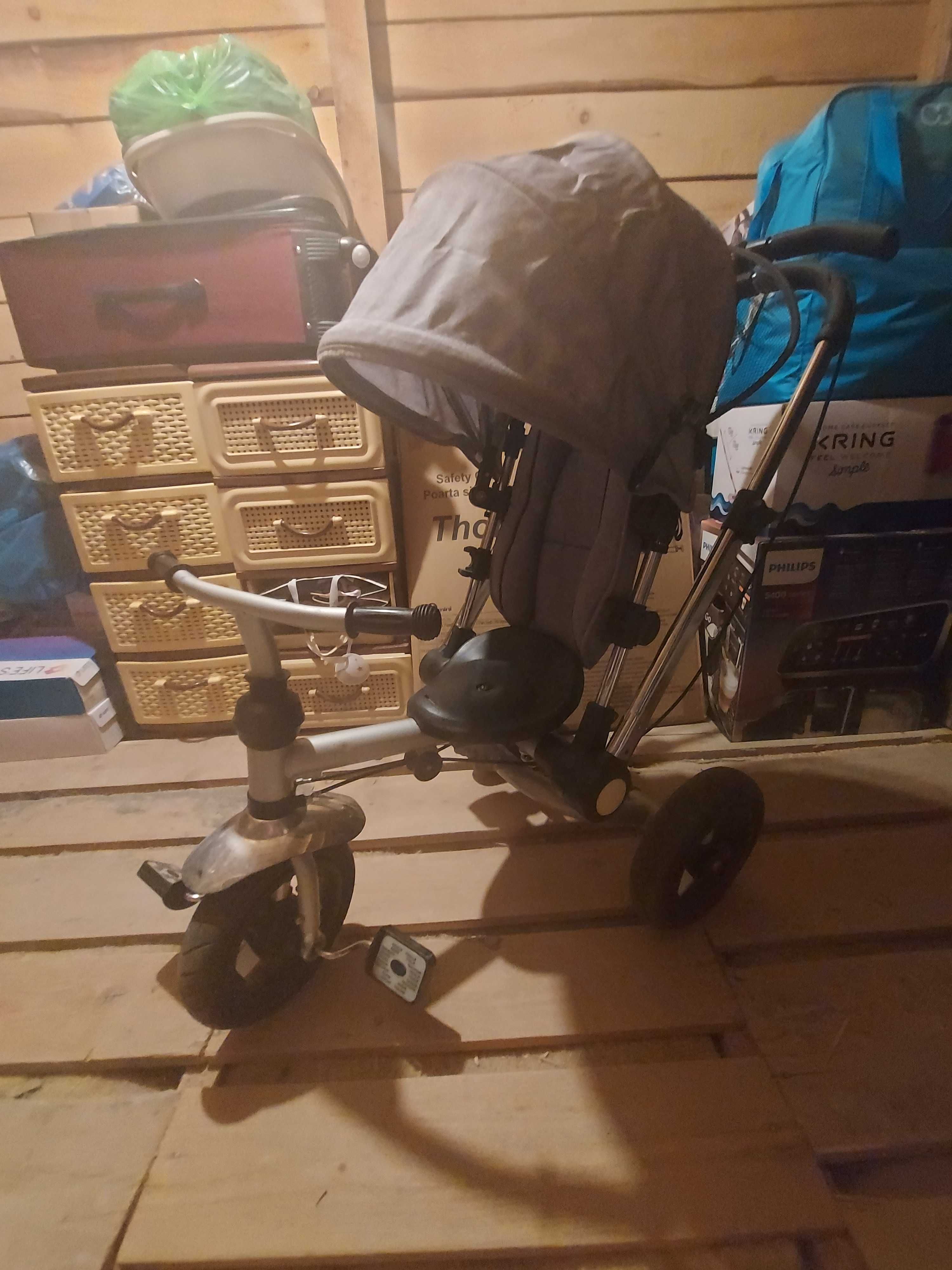 Tricicleta cu maner reversibil si pozitie de somn, gri