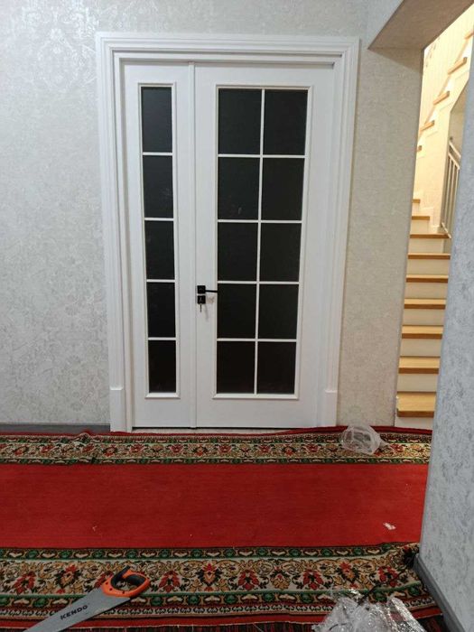 Sifatli yog‘och eshiklar — o‘lchamga mos yasab beramiz