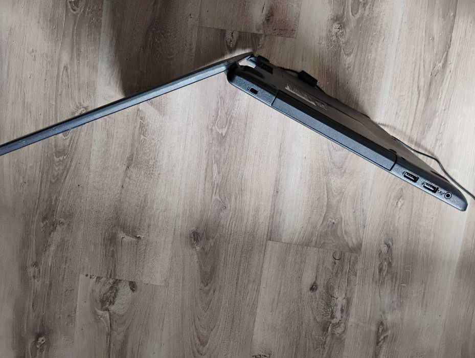 Laptop Lenovo Medion Akoya P7402, i3 gen7, RAM 8GB, SSD 120, 18 inch