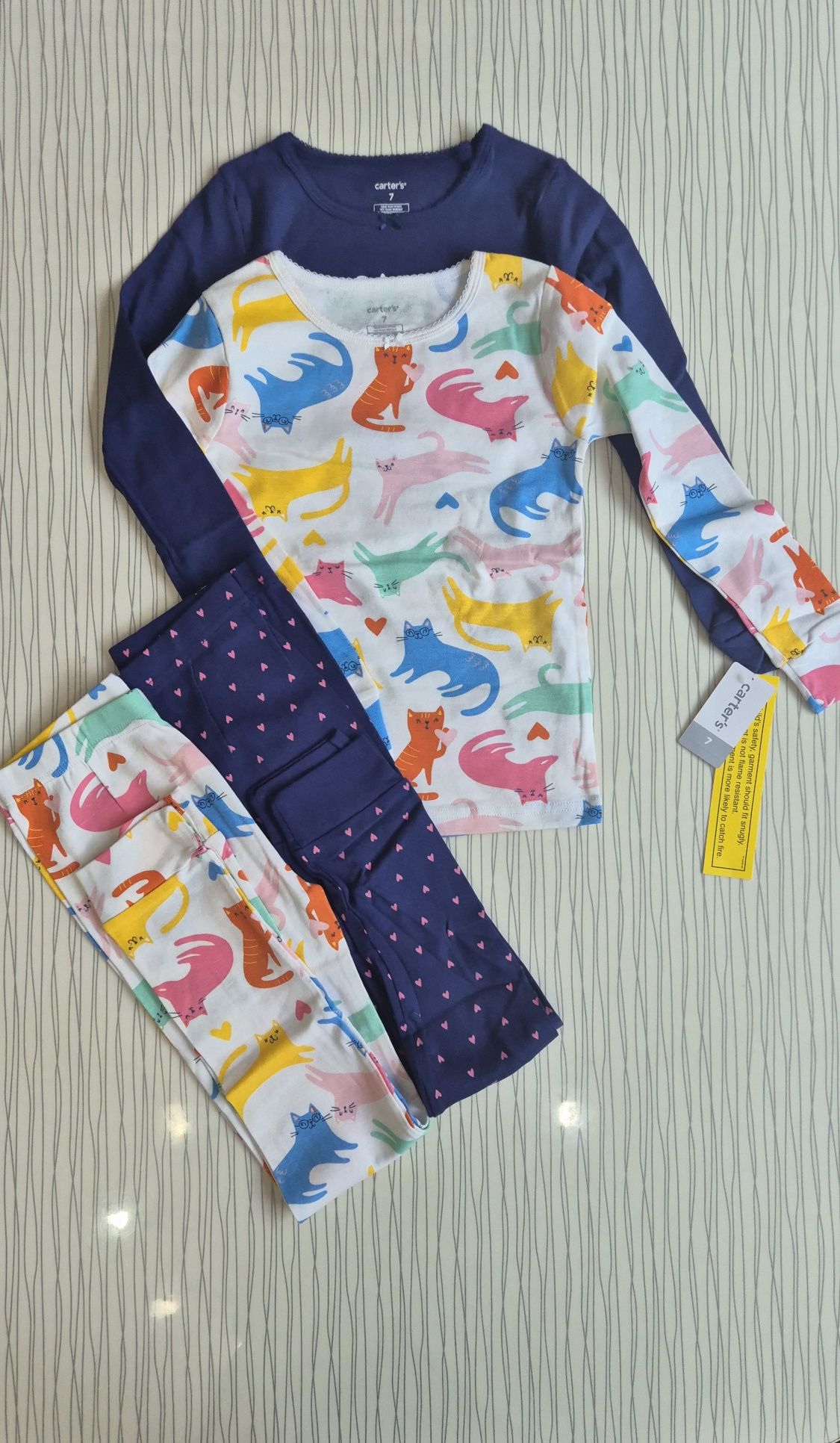 Новые комплекты пижамы Carters, размеры  7 и 8, рост 122/131/136 см