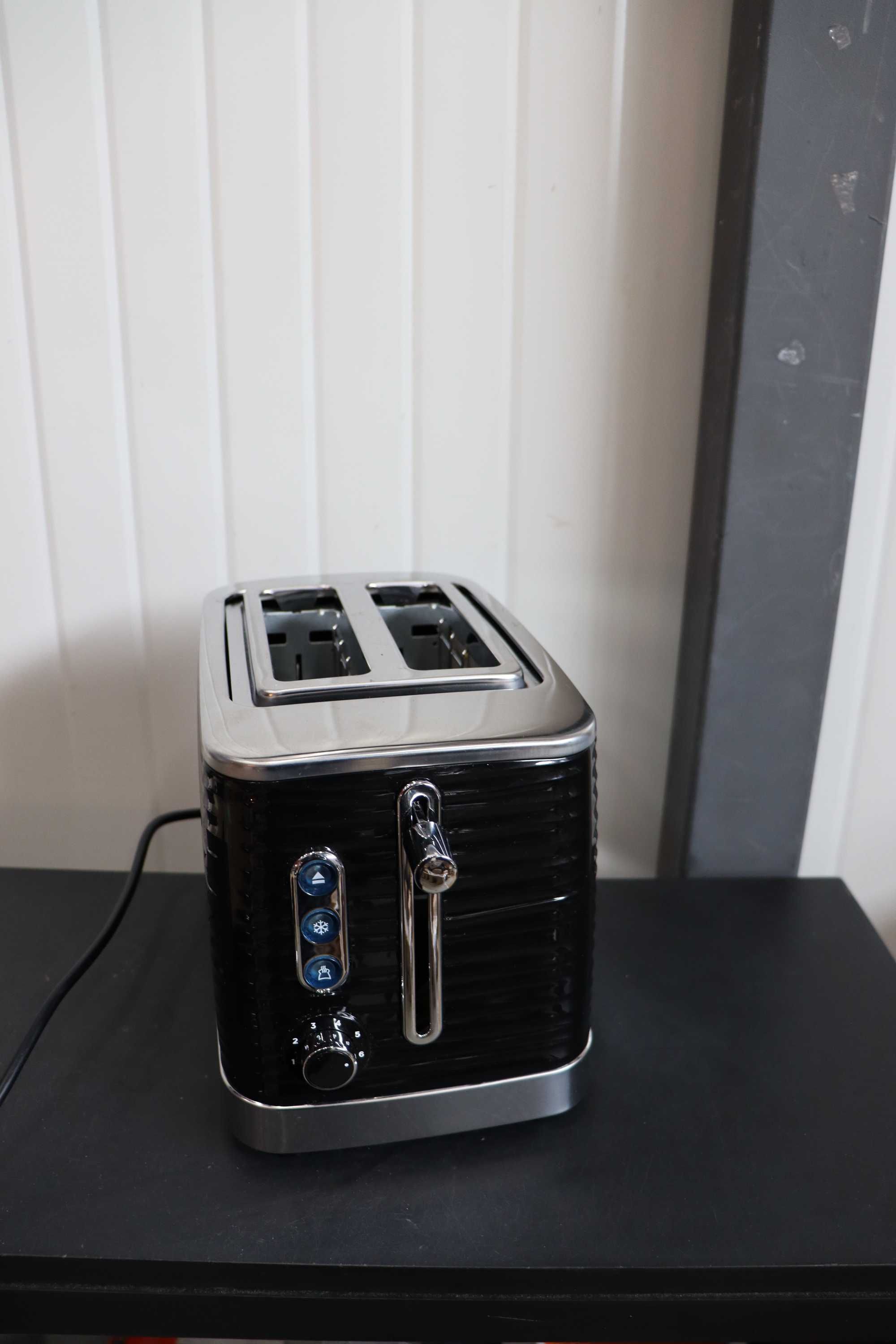 Черен тостер russellhobbs Inspire 2 Slice с дефект