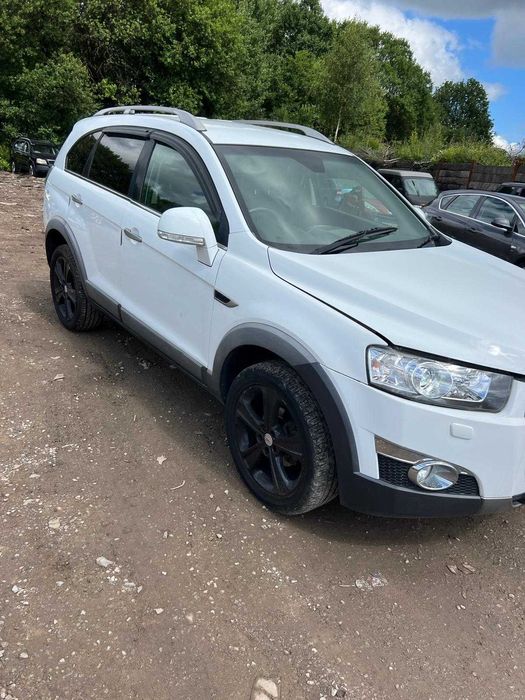 Dezmembrez chevrolet captiva 2.2cdti cod LNQ,Z22D1 FARURI XENON