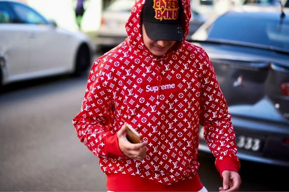 Продам кофту supreme