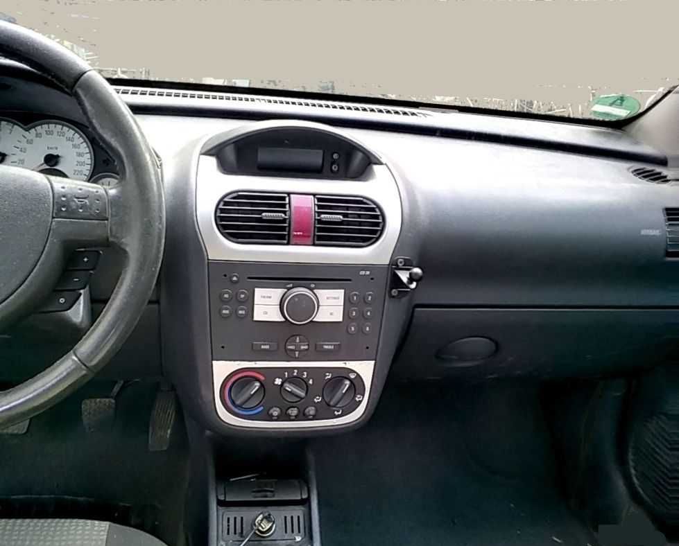 Opel Corsa C 1.0, Euro 4, 2005, 4 usi, AC, fara rugina functional benz