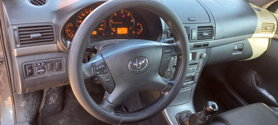 Toyota Avensis T25 2.2 150hp