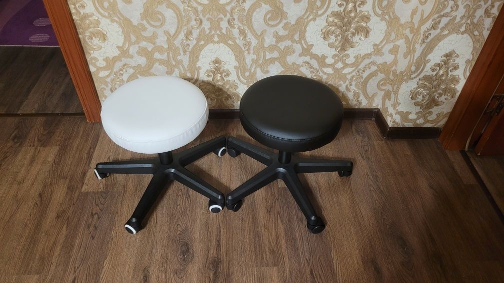 Мягкий стул для мастера