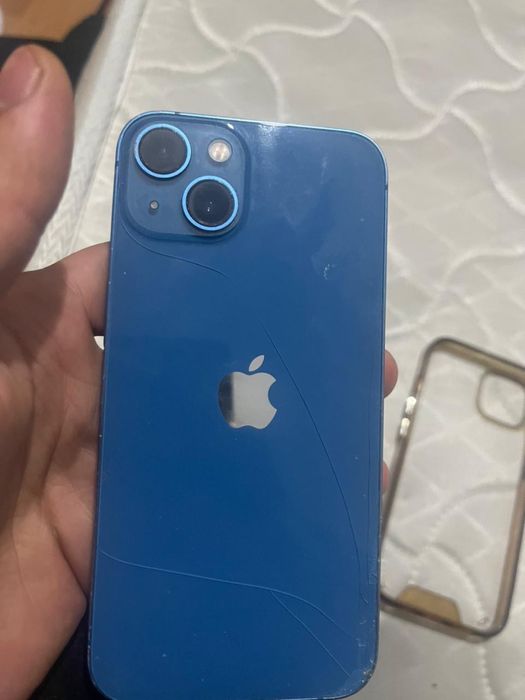 Айфон 13     256гб