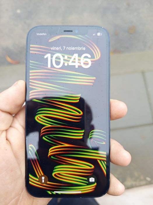 Vând iPhone 12     .