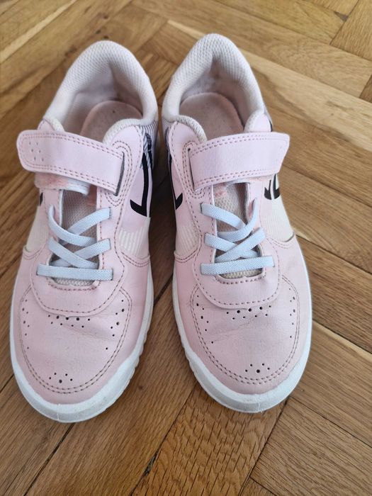 Адидас маратонки 33 номер