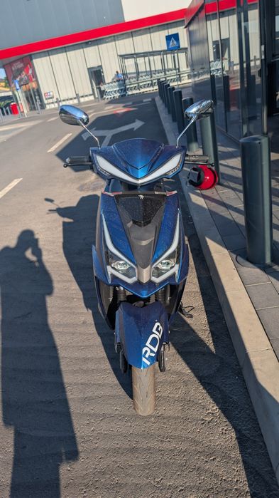 Scuter electric 25 km/h