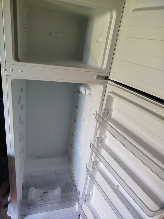 Frigider cu congelator