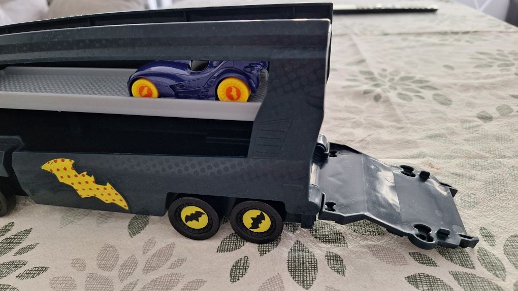 Batwheels камион и количка