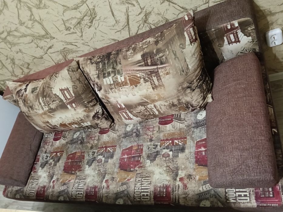 Продам диванчик в хорошем состоянии