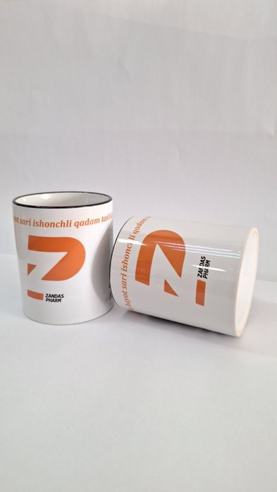 Yangi yil kayfiyatini uyga o‘lib kiradigan rasm tushurilgan bakallar