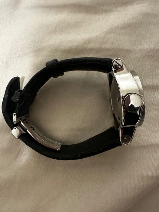 Швейцарски часовник Seculus.