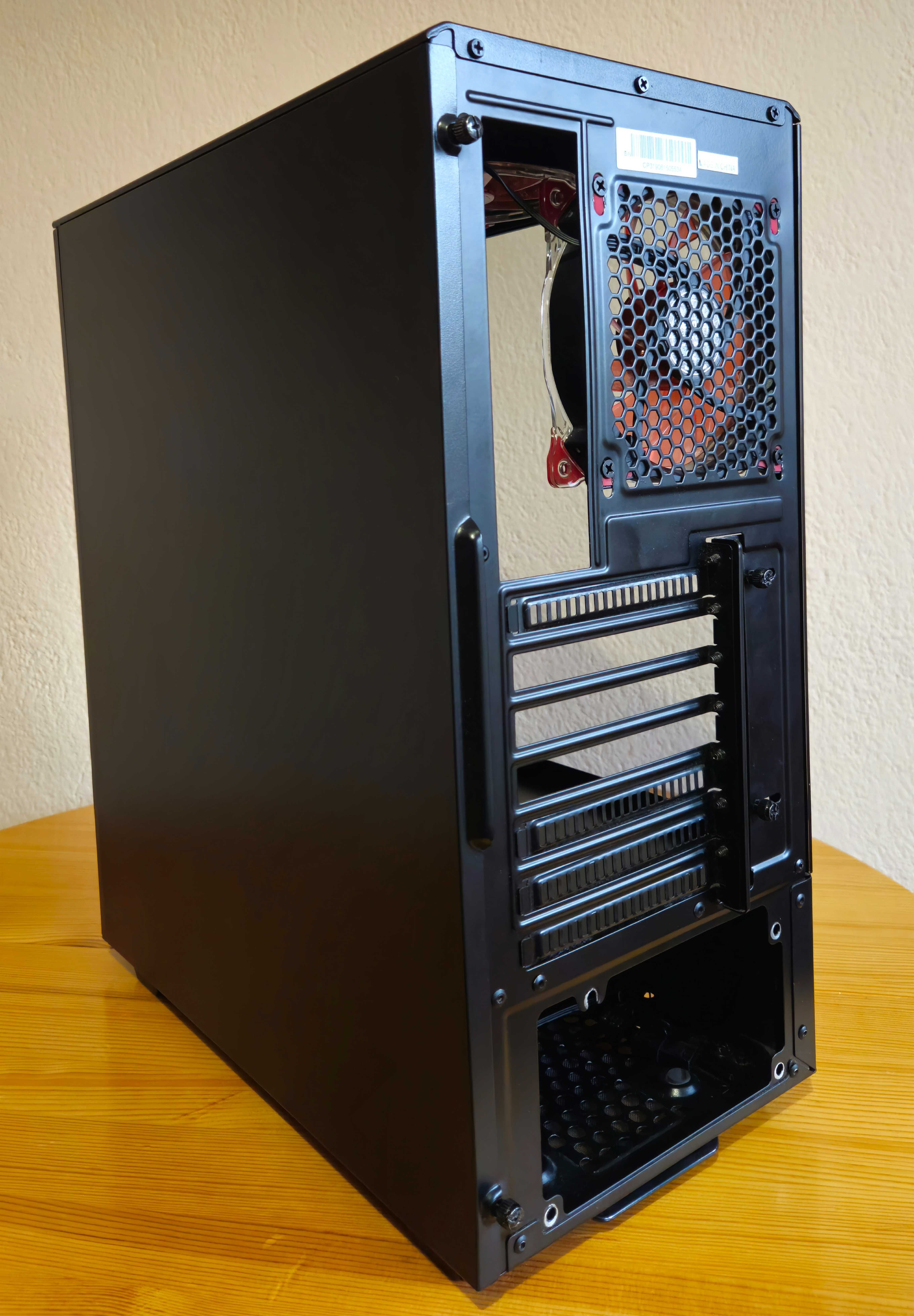 Компютърна кутия Phanteks P300 с 4 броя вентилатори Segotep Polar Wind
