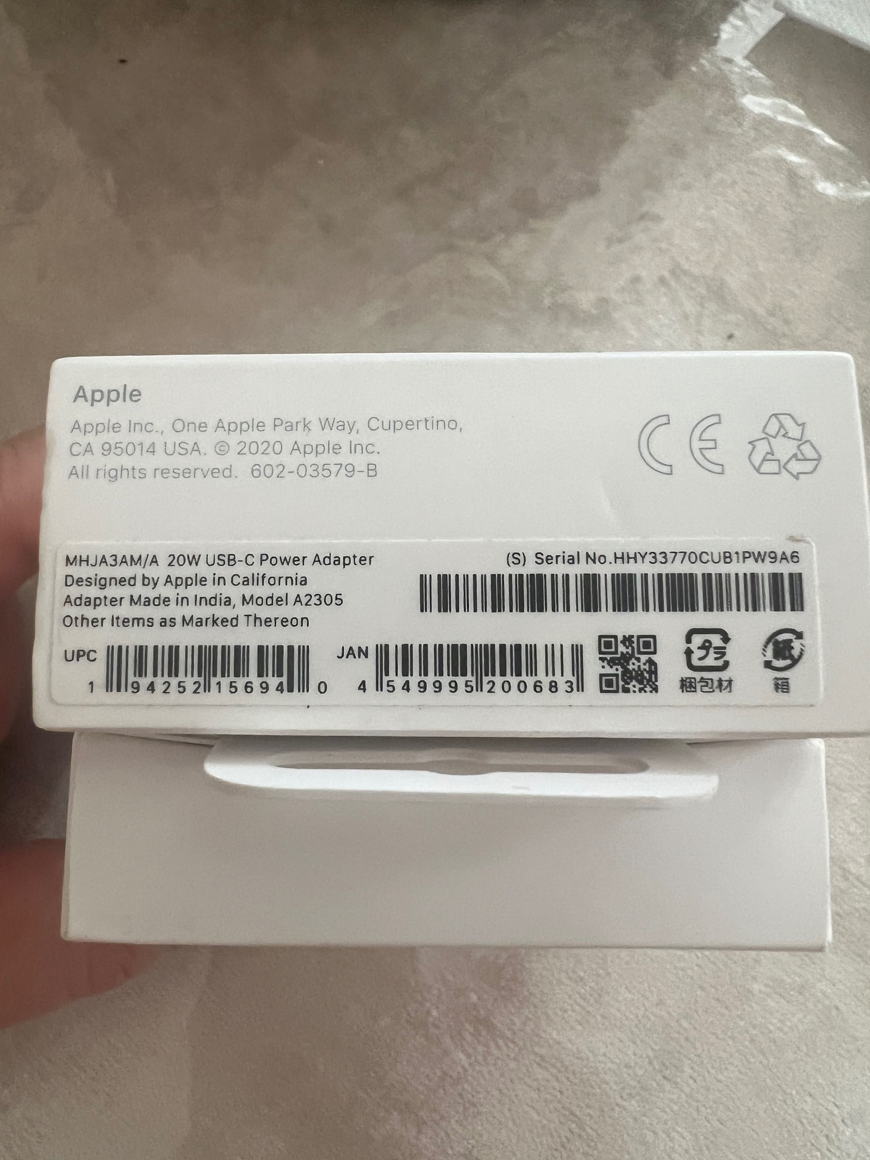 Apple adapter 20w USB-C fast charger 
Кабель Usb-C (1m) оригинал