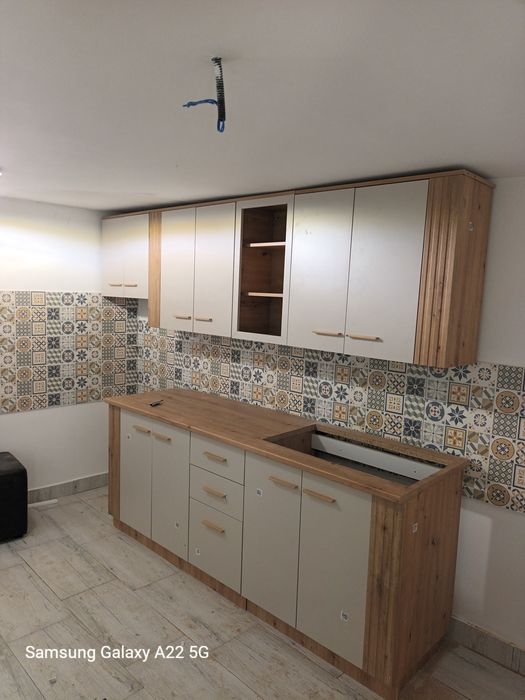 Montez mobila,la preturi decente rog seriozitate .