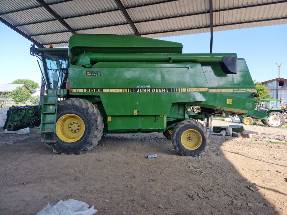 Combina john deere 2066