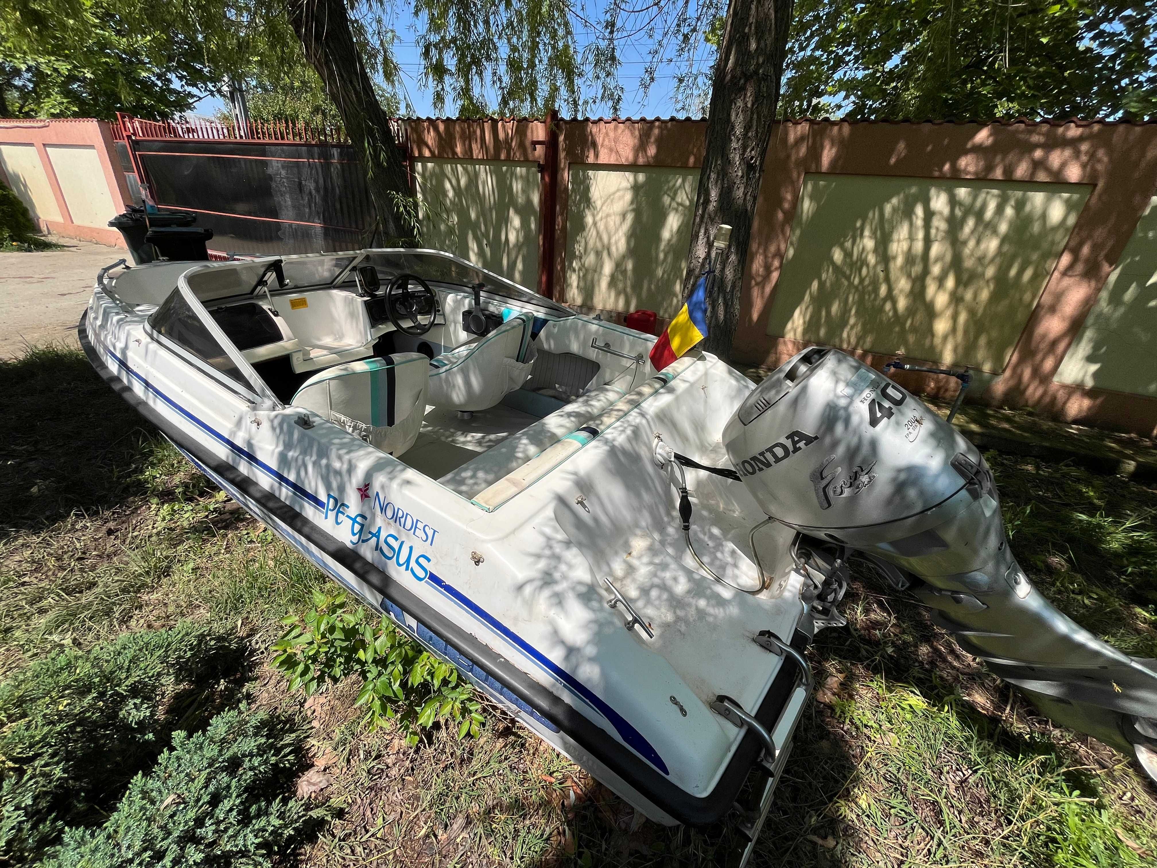 Barca Hellas Pegasus Motor 50CP in 4 timpi