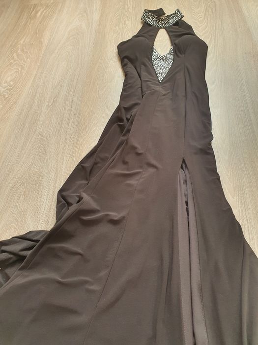 Официална черна рокля