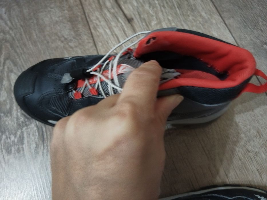 Обувки за момче!