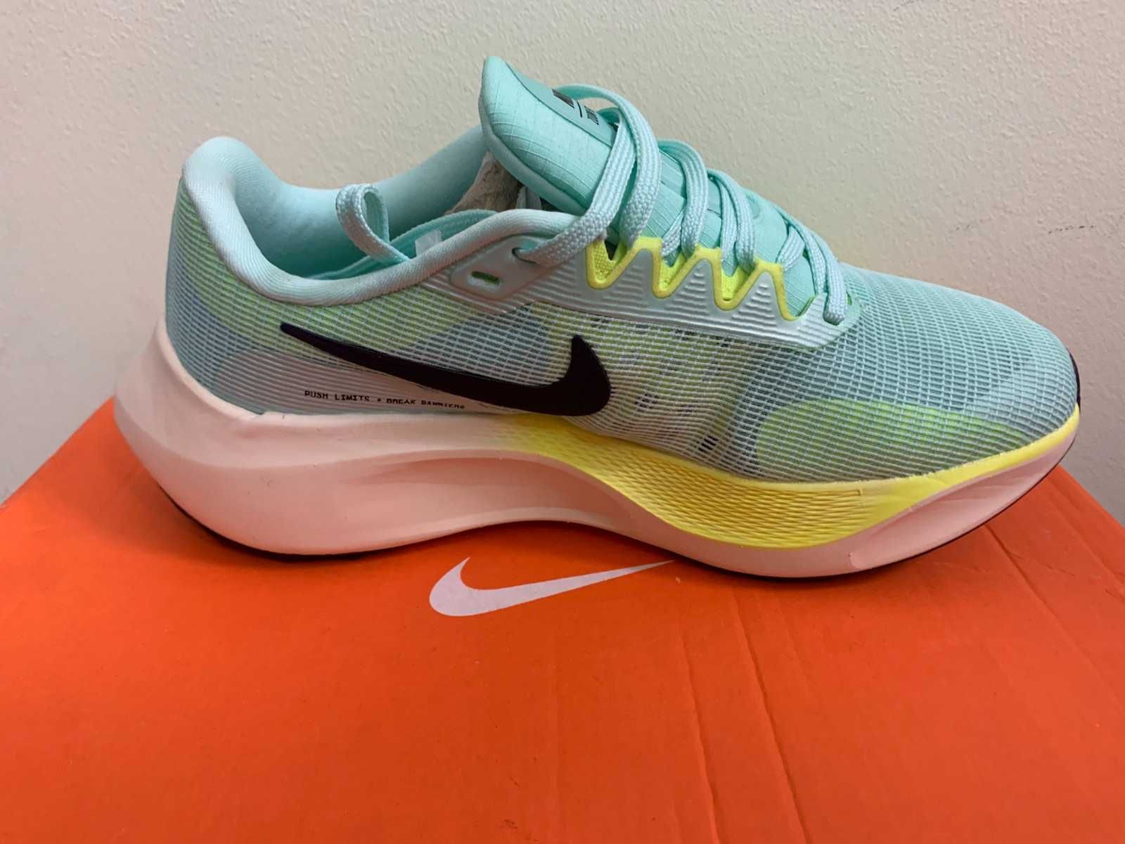Нови дамски маратонки Nike Air Zoom Fly 5 размер 38