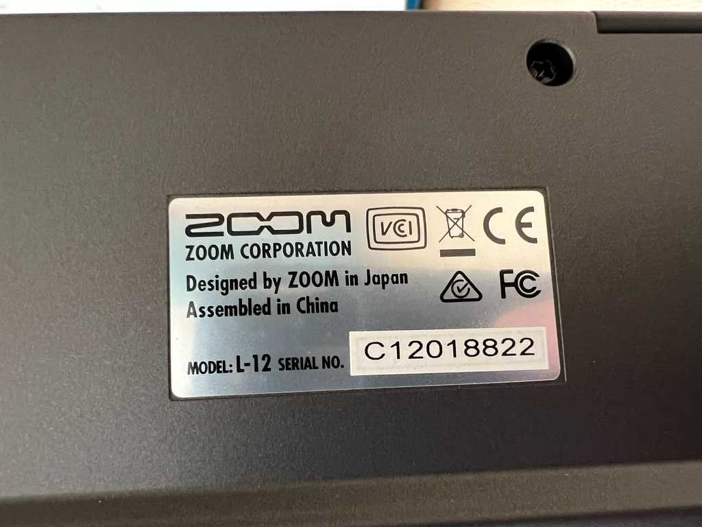 Mixer audio Zoom LiveTrack L-12