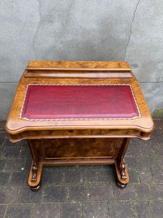 Старинни писалища