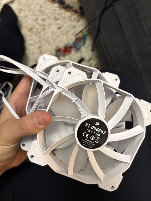 Kit 3 ventilatoare Corsair LL120 White + cadou 1x RS120