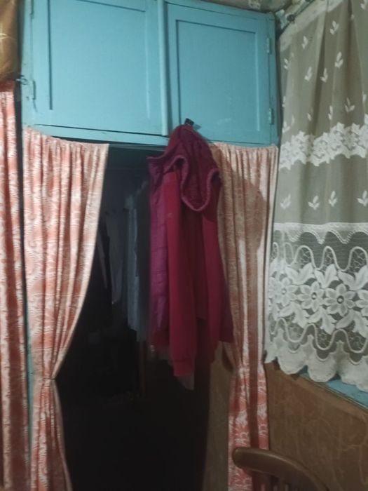 Чирчик Октябрь 1 Микро район 2х 3 этаж сотилади 31.000$ Наличка