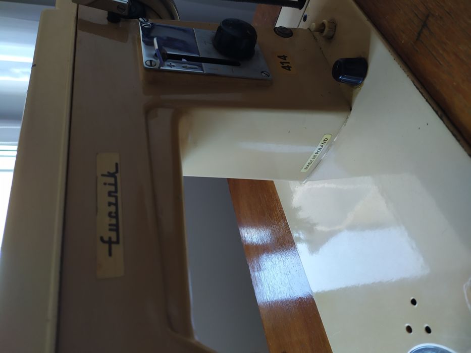 Крачна шевна ретро машина