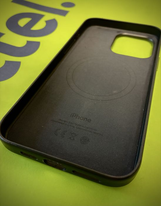 КАТО НОВ iPhone 15 Pro Max FineWoven/ Tъкан Кейс Yettel Black / Черен